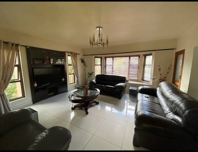 4 BEDROOM FREEHOLD FOR SALE IN GLEN ERASMIA